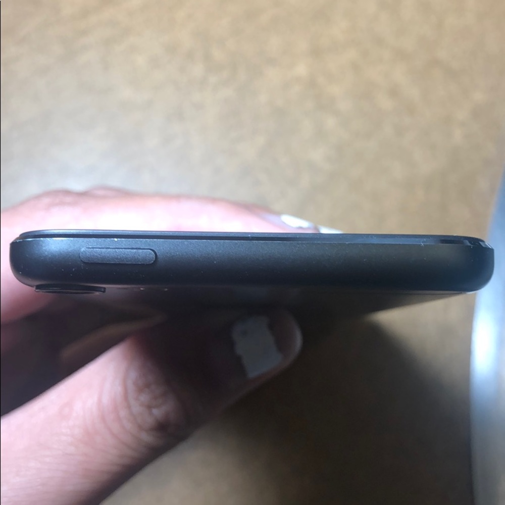 IPod 6th Gen - Picture 6 of 6